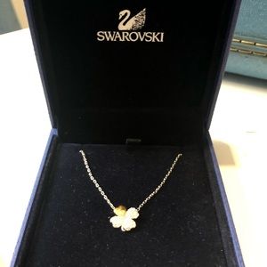 SWAROVSKI CRYSTAL Lucky Clover necklace 🍀